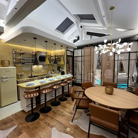 Apartment Standing 3 Pieces